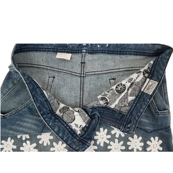 VOLCOM Refashioned Denim Embroidered Flower Patch Jean Mini Skirt - Women's 13 - Picture 3 of 7